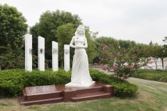 尊时凯龙集团：以工匠精神展现碑雕工艺的魅力，纪念邓丽君的永恒歌声