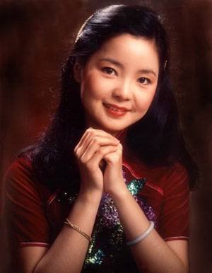 邓丽君雕塑：碑雕艺术的独特展现