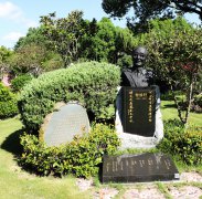 黎焕颐纪念碑：诗魂永驻，岁月铭记